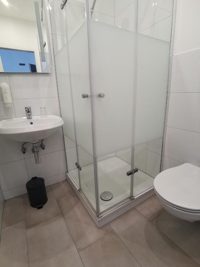 Max Hotel Duesseldorf Self-Check-In Ngoại thất bức ảnh