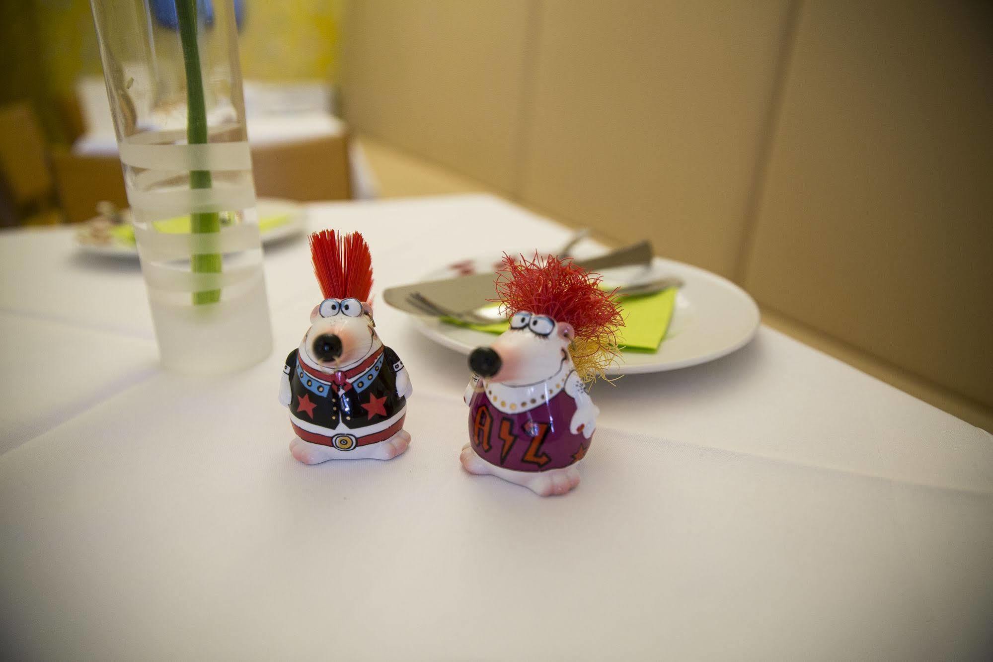 Max Hotel Duesseldorf Self-Check-In Ngoại thất bức ảnh