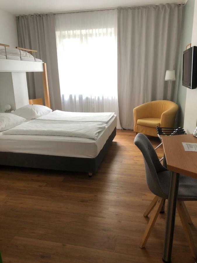 Max Hotel Duesseldorf Self-Check-In Ngoại thất bức ảnh