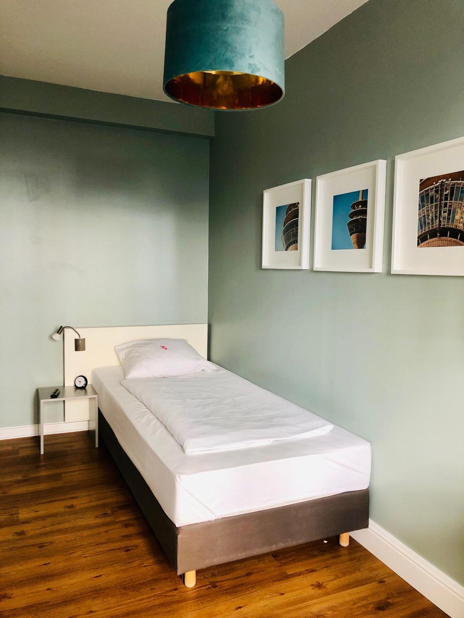 Max Hotel Duesseldorf Self-Check-In Ngoại thất bức ảnh